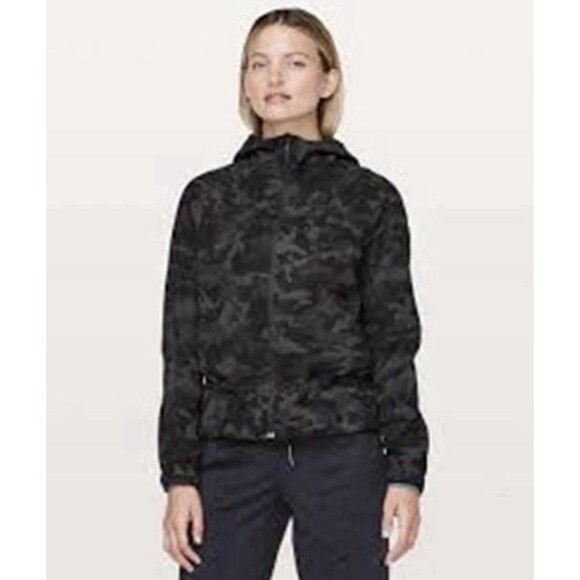 lululemon athletica Jackets & Blazers - LULULEMON Women's Pack It Up Black Camo Jacket Sz 2 Vented Pockets Hooded